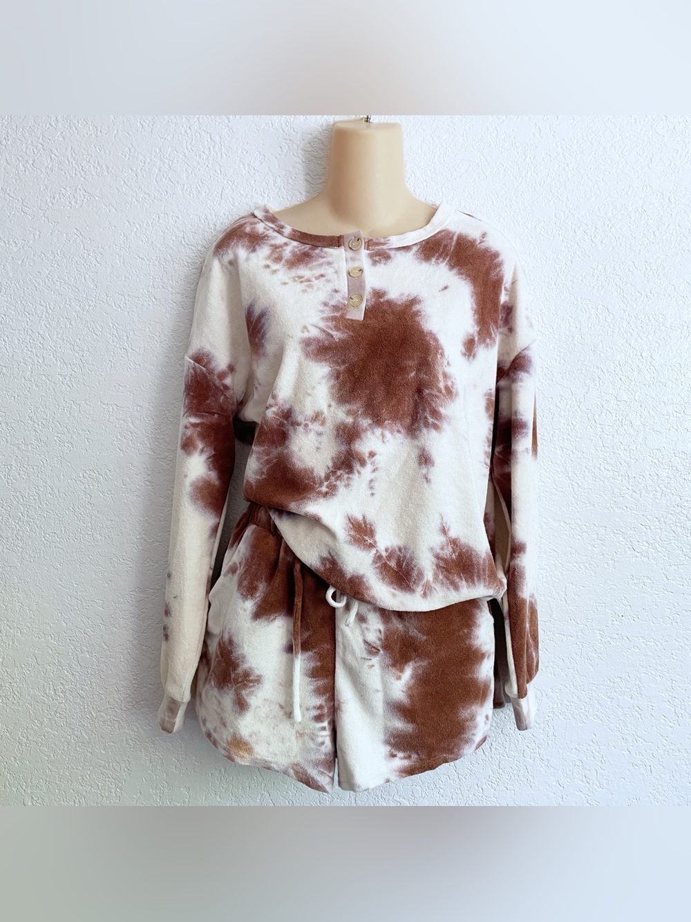 Earthy Tie-Dye 2-Piece Loungewear Short Set Long Sleeve Cream Brown Small Terry